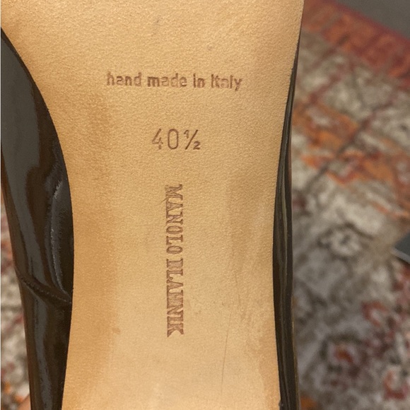 Manolo Blahnik BB Patent Black Pointed Toe Pumps - Picture 7 of 8